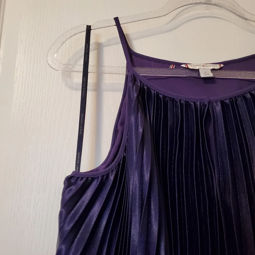 Tommy Hilfiger- Purple to Silver Ombre Pleated Maxi Dress (size 36) - Picture 6 of 17